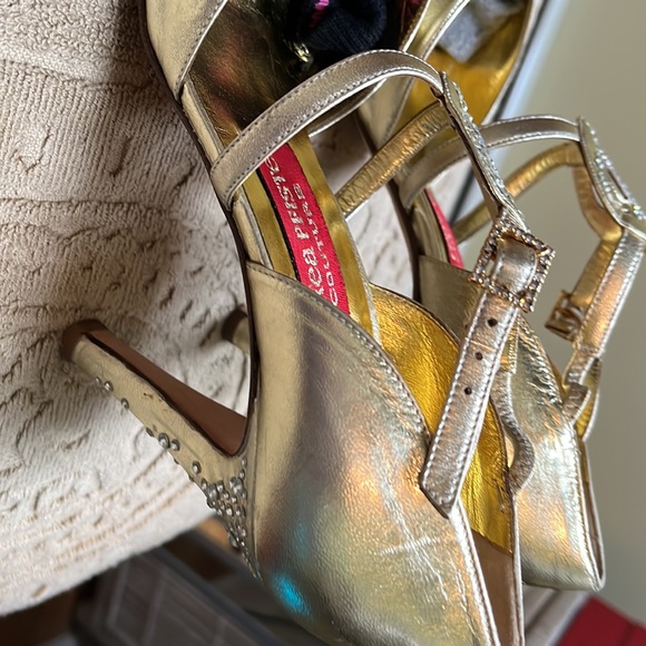 A very rare, designer coutoure Dress shoe in gold w crystals embelishments size7 - Picture 7 of 15